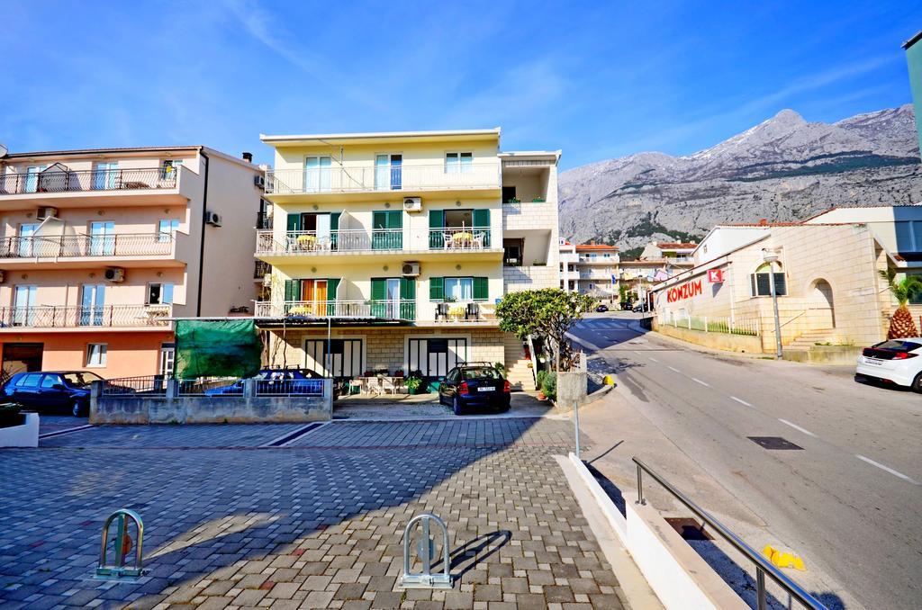 Apartments Mario With Private Parking 마카르스카 외부 사진