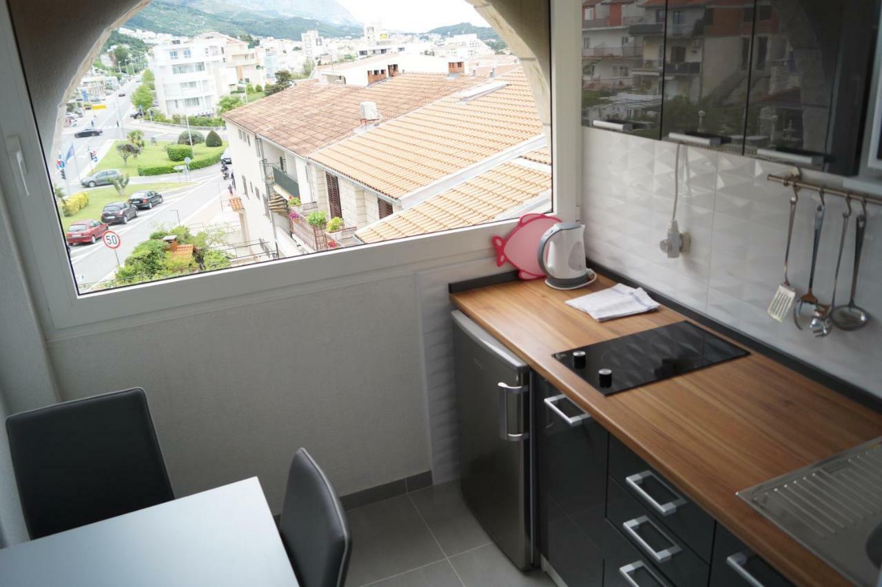 Apartments Mario With Private Parking 마카르스카 외부 사진